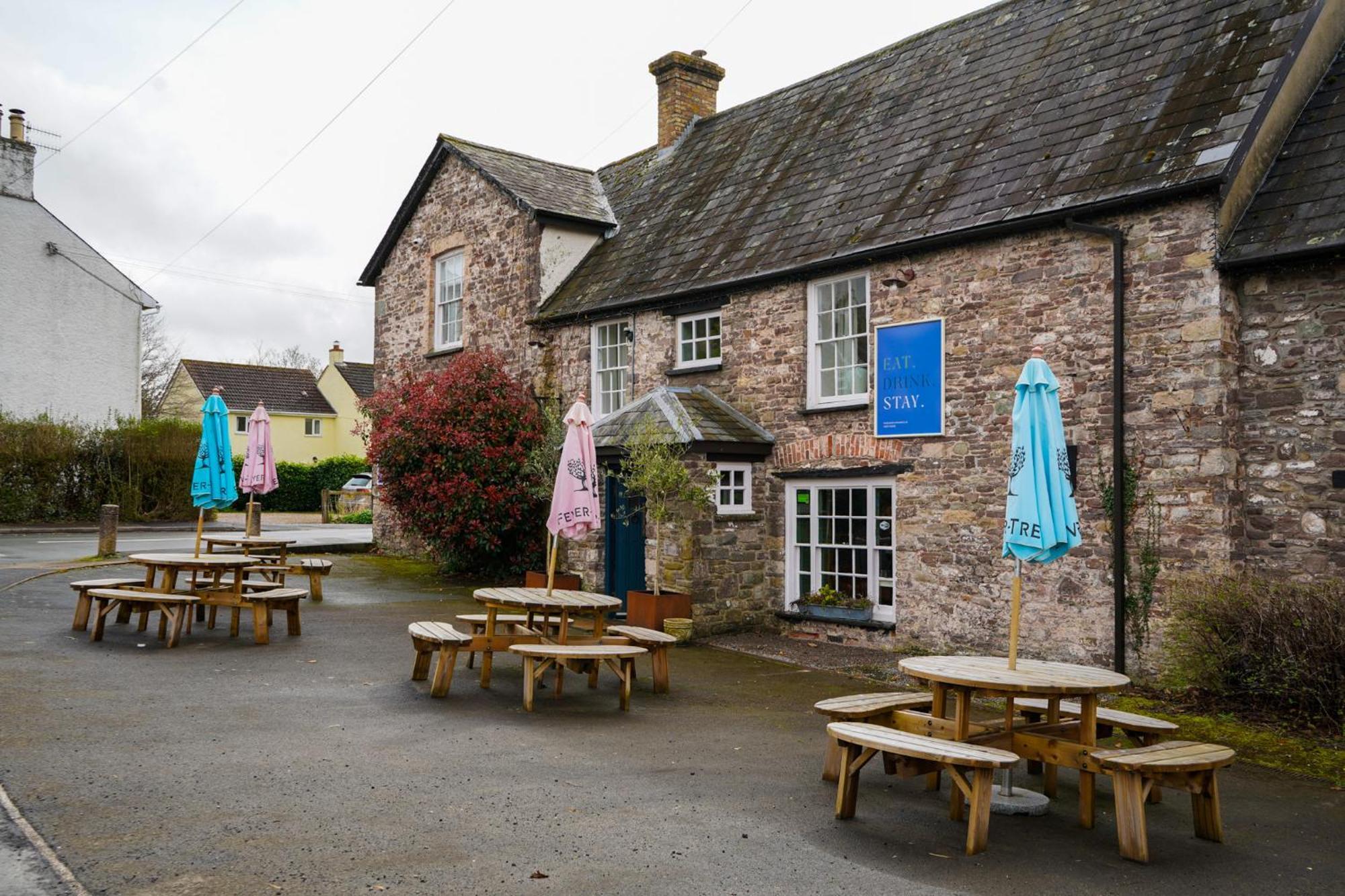 The Bluebell Country Inn, Crickhowell Dış mekan fotoğraf